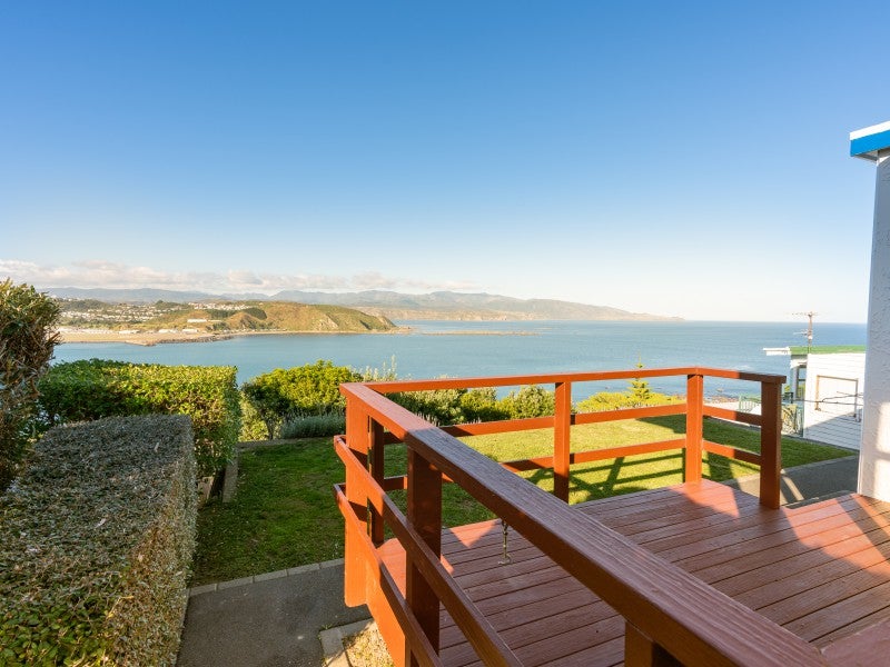 73 View Road, Houghton Bay, Wellington - Carousel 1
