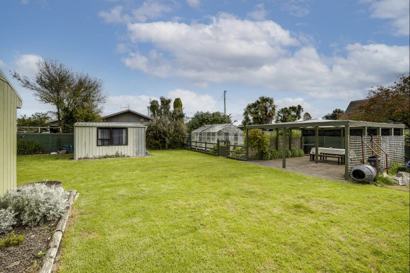 1422 Woodstock Avenue, Mayfair, Hastings - Carousel 18