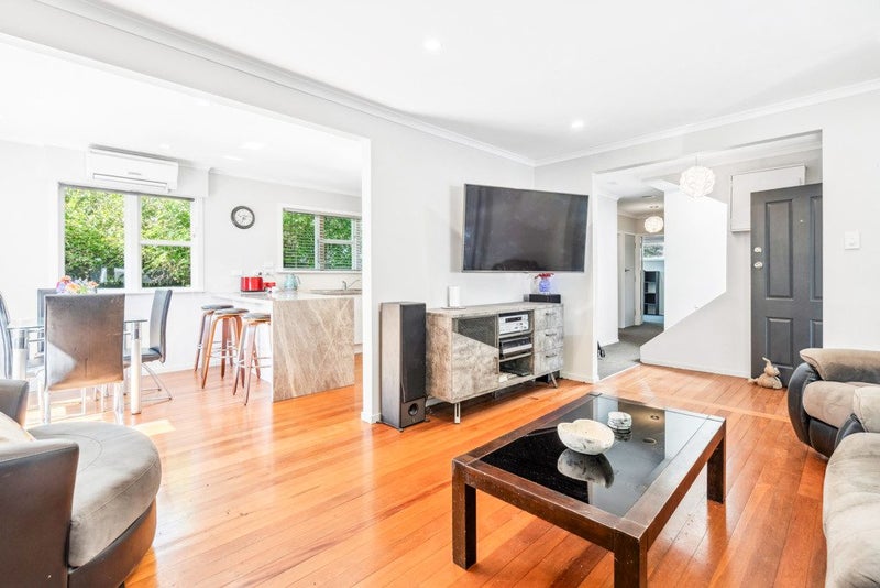 7 Whangakoko Grove, Birchville, Upper Hutt - Carousel 2