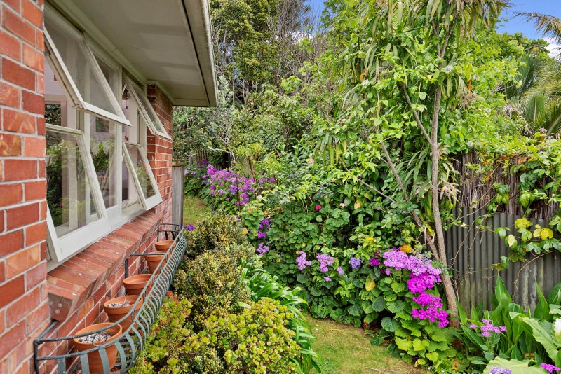 2/65 Church Street, Devonport, Auckland - Carousel 11