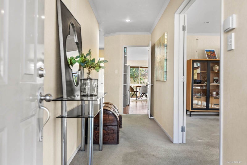 11 Stornaway Drive, Flat Bush, Auckland - Carousel 2