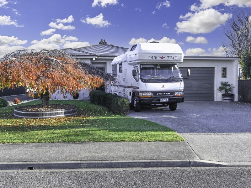 805 Queen Street East, Parkvale, Hastings - Carousel 15