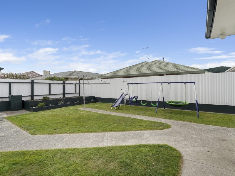 2 Rossiter Street, Tawa, Wellington - Carousel 2
