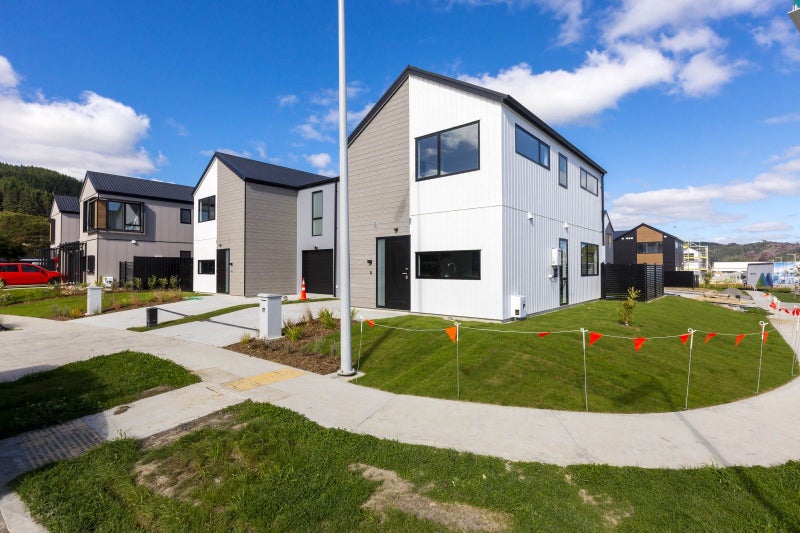 11 Mawai Hakona Drive, Wallaceville, Upper Hutt - Carousel 2