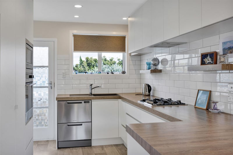 36 Simons Street, Moturoa, New Plymouth - Carousel 2