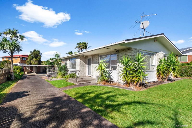 1/3 Ian Place, Glendene, Auckland - Carousel 1