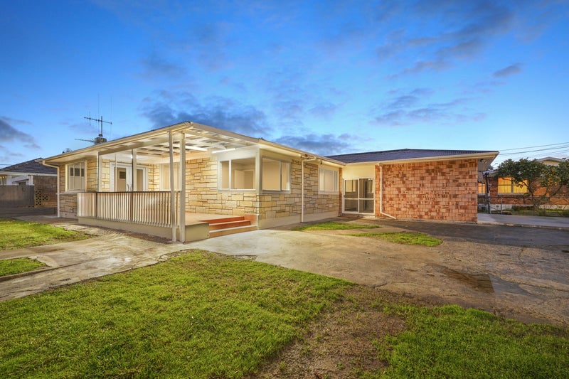 4 Matthews Crescent, Melville, Hamilton - Carousel 1