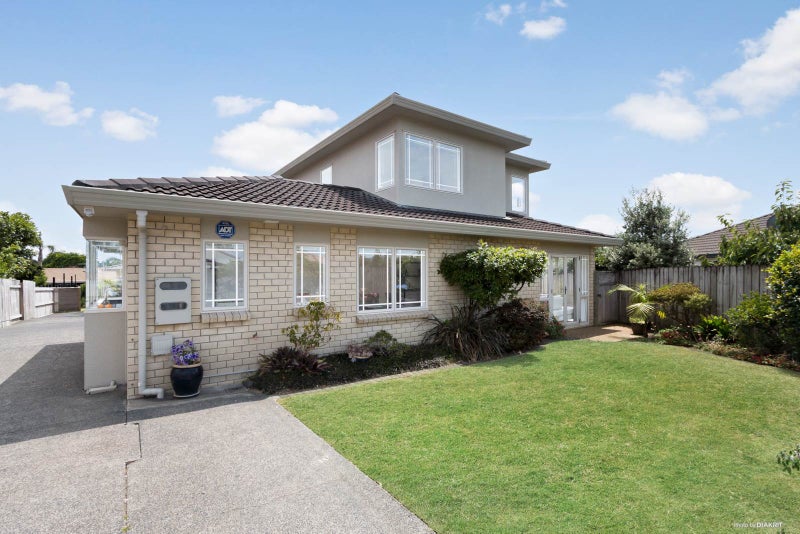 1/6 Daria Place, Northpark, Auckland - Carousel 1