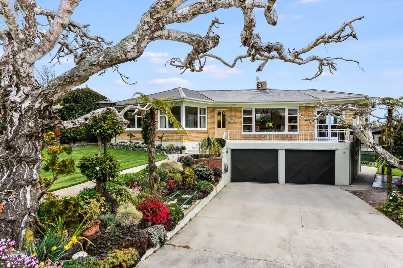 765 River Road, Chartwell, Hamilton - Carousel 1