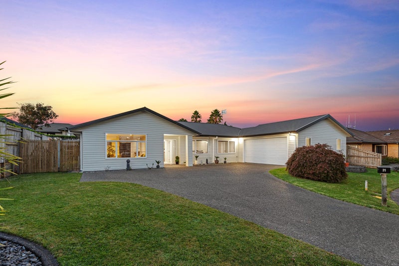 31 Manor Park Drive, Pyes Pa, Tauranga - Carousel 2