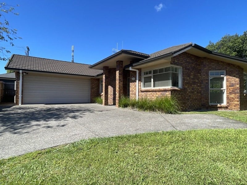 86 Nielsen Gardens, Rototuna, Hamilton - Carousel 17