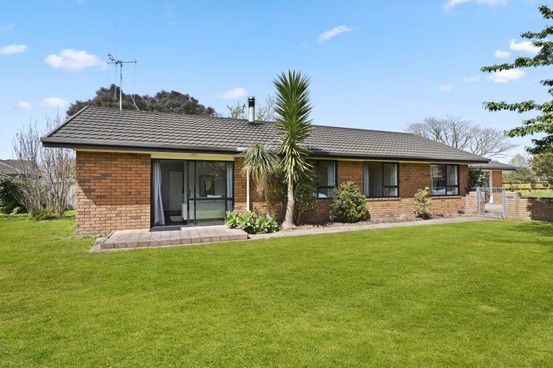 10 Raleigh Avenue, Fairview Downs, Hamilton - Carousel 1