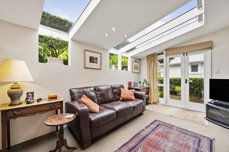 54 Aurora Terrace, Kelburn, Wellington - Carousel 2