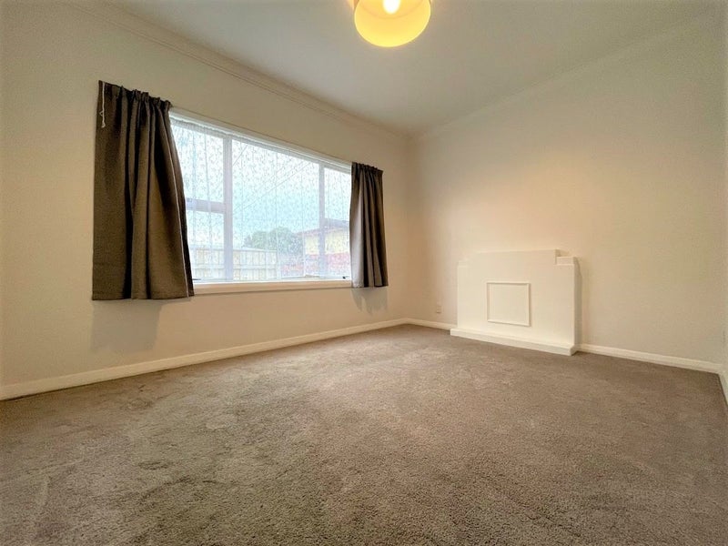 16 Brussels Street, Miramar, Wellington - Carousel 7