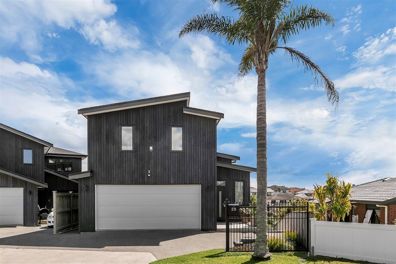 29 Bernleigh Terrace, West Harbour, Auckland - Carousel 1