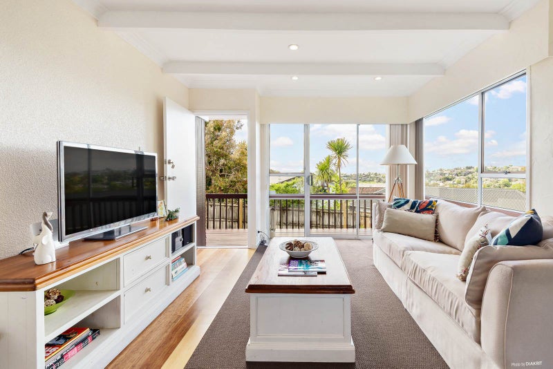 2/14 Ensign Place, Hillcrest, Auckland - Carousel 2