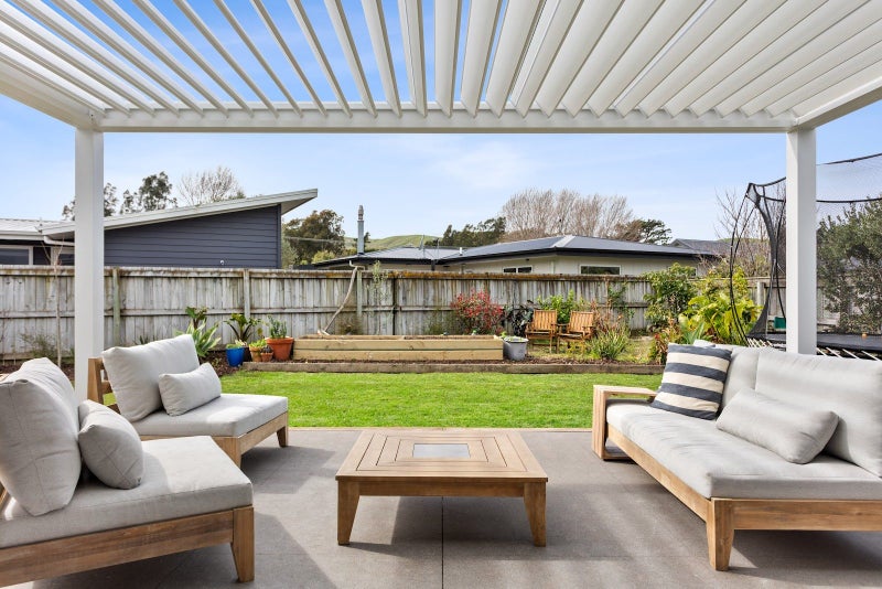 6 Hamilton Drive, Wainui, Gisborne - Carousel 1