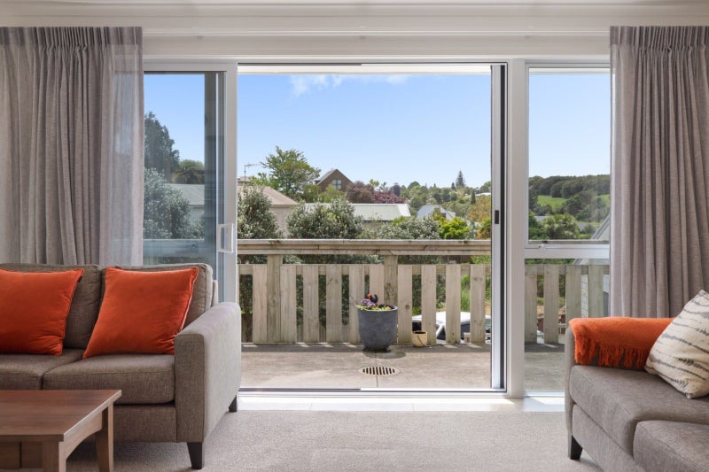 20 Dunrobbin Place, Gate Pa, Tauranga - Carousel 1