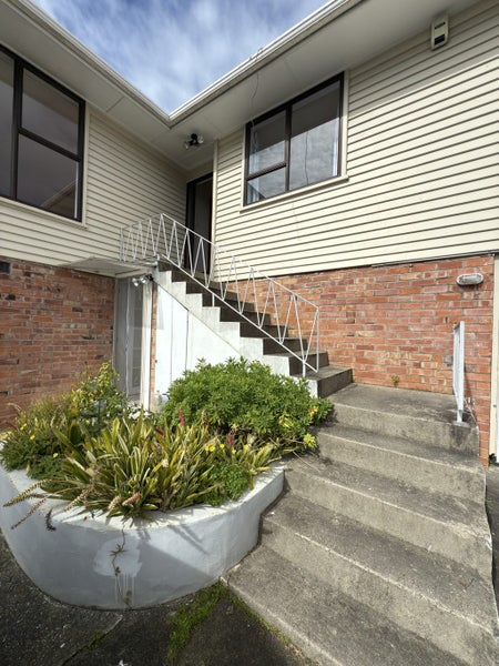 9 Ennis Avenue, Pakuranga Heights, Auckland - Carousel 2