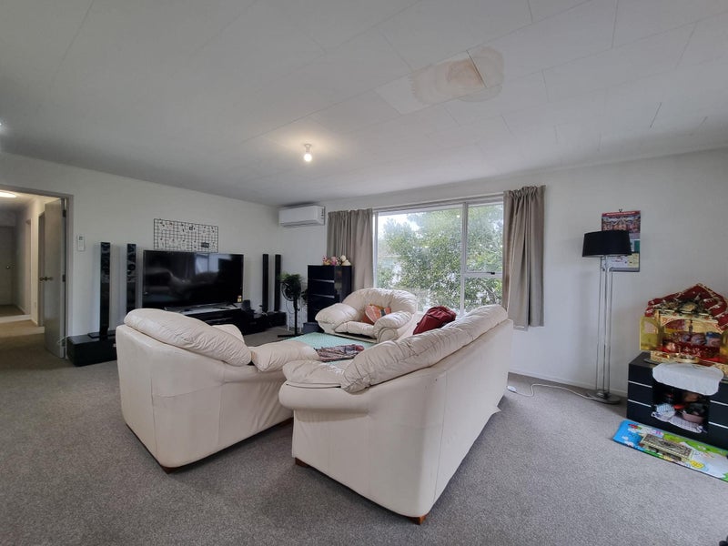 156 Lynn Road, Bayview, Auckland - Carousel 2