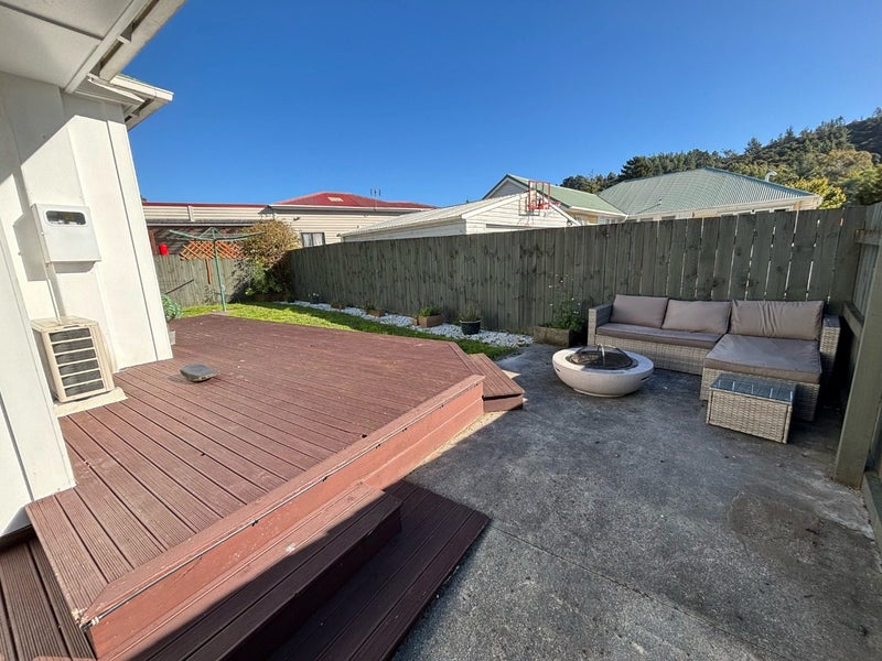 18 Young Grove, Stokes Valley, Lower Hutt - Carousel 1