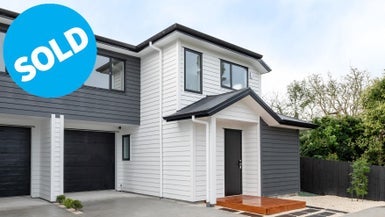 4/24 McLaren Place, Chedworth, Hamilton - Carousel 1