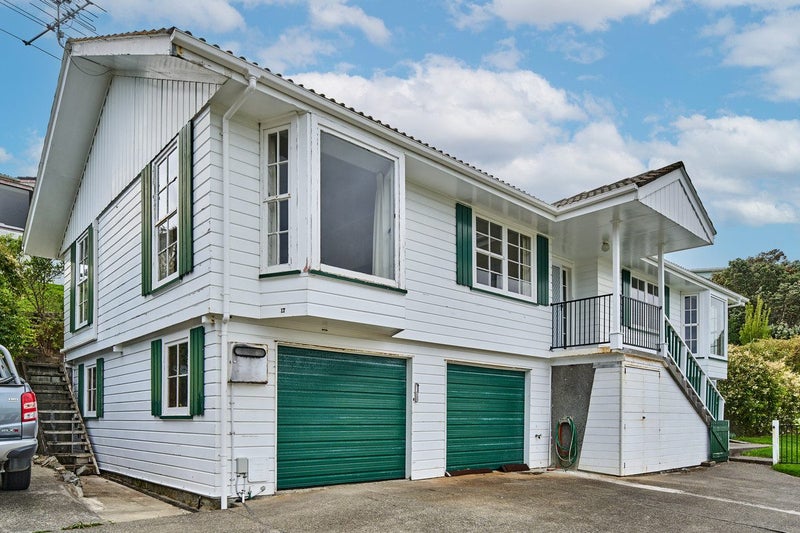 17 Annan Grove, Papakowhai, Porirua - Carousel 1