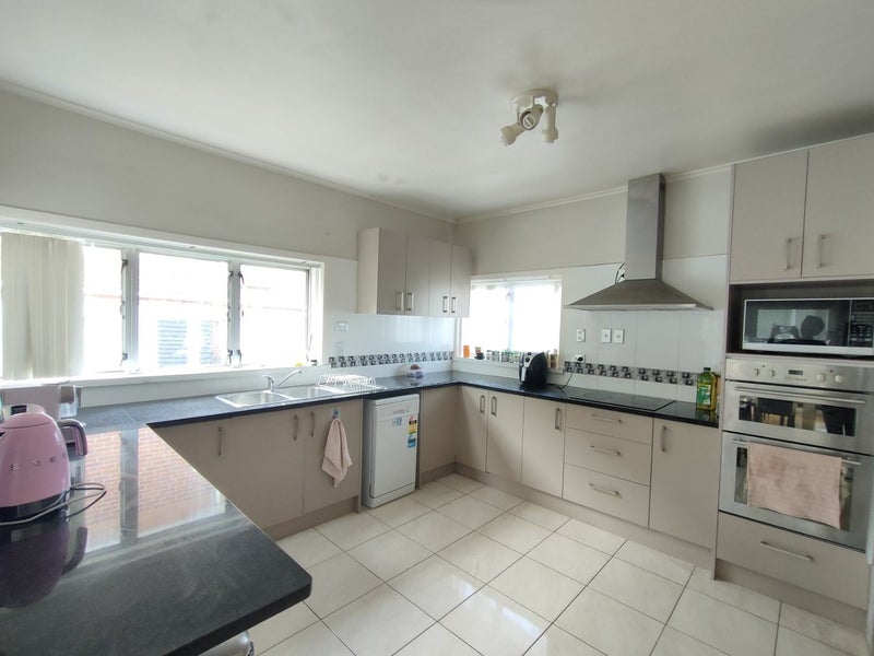 2 Green Lane East, Remuera, Auckland - Carousel 2