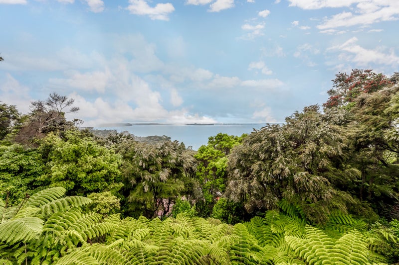 142 Takahe Road, Titirangi, Auckland - Carousel 21