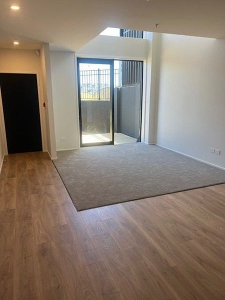 2/19 Windlass Street, Long Bay, Auckland - Carousel 2