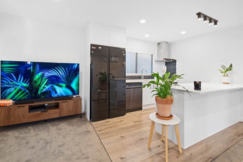 66A Elliott Avenue, Bayview, Auckland - Carousel 2