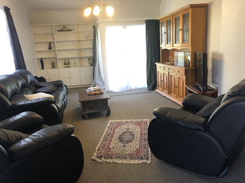 617 Queen Street West, Saint Leonards, Hastings - Carousel 1