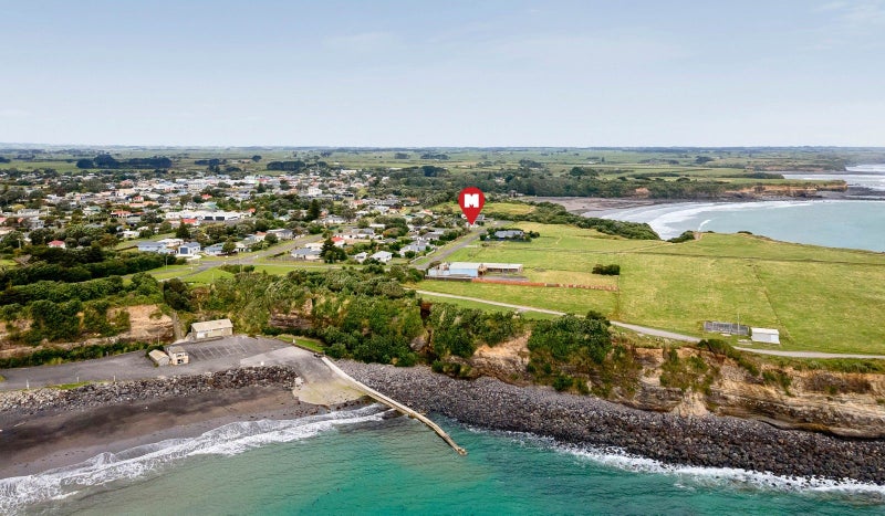 11 Hector Place, Opunake - Carousel 1