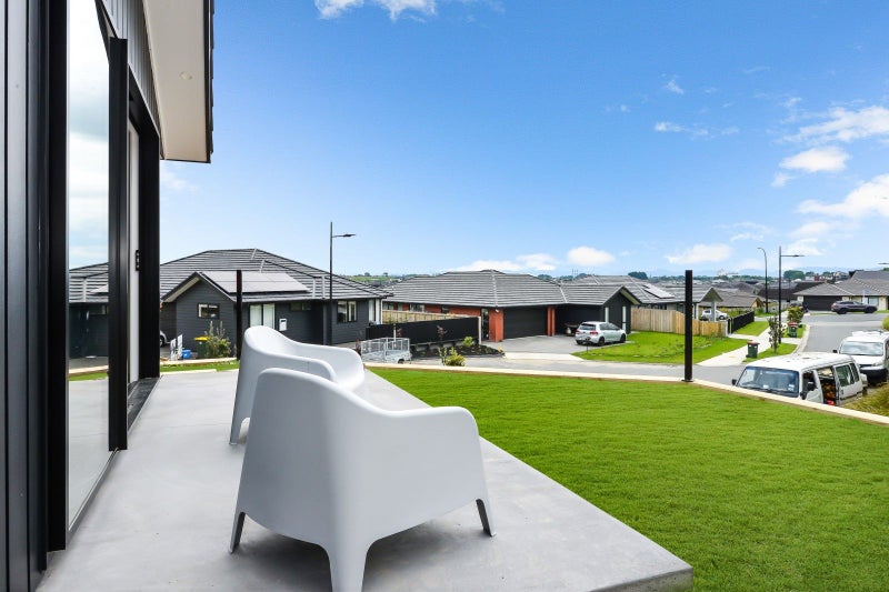 11 Gallants Place, Flagstaff, Hamilton - Carousel 2