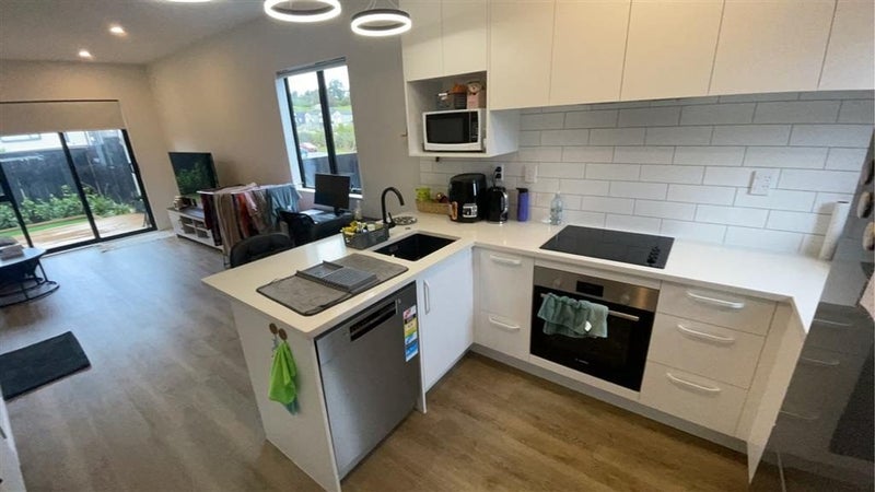 1 Kiato Lane, Flat Bush, Auckland - Carousel 1