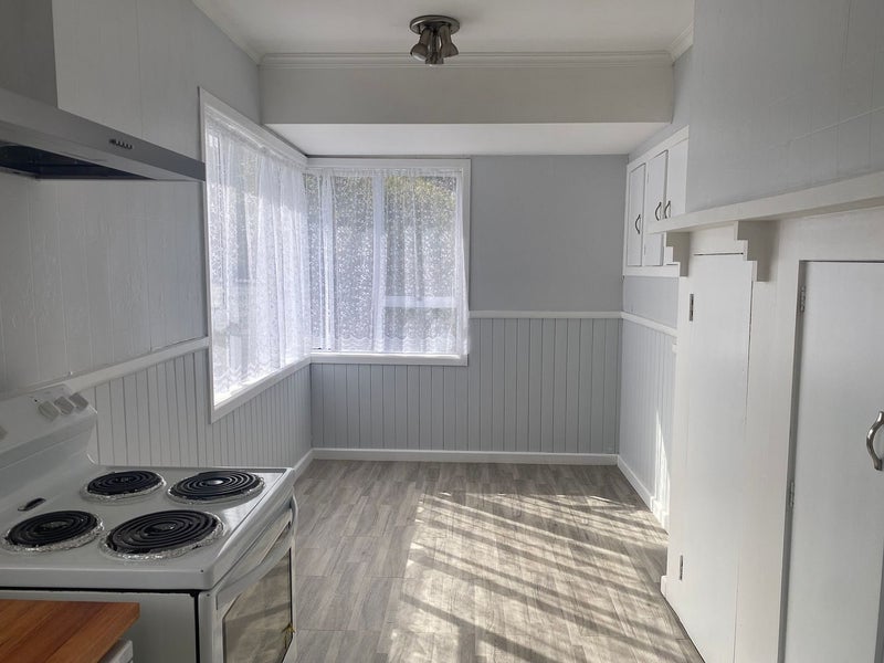 140 Main Road, Wainuiomata, Lower Hutt - Carousel 10