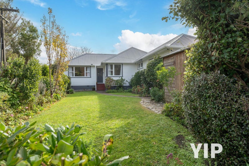 10 Turville Crescent, Newlands, Wellington - Carousel 2