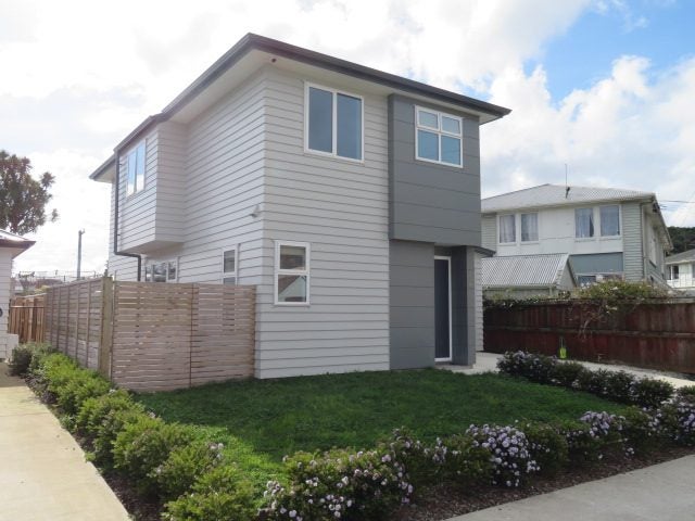 1B Manderson Grove, Fairfield, Lower Hutt - Carousel 1