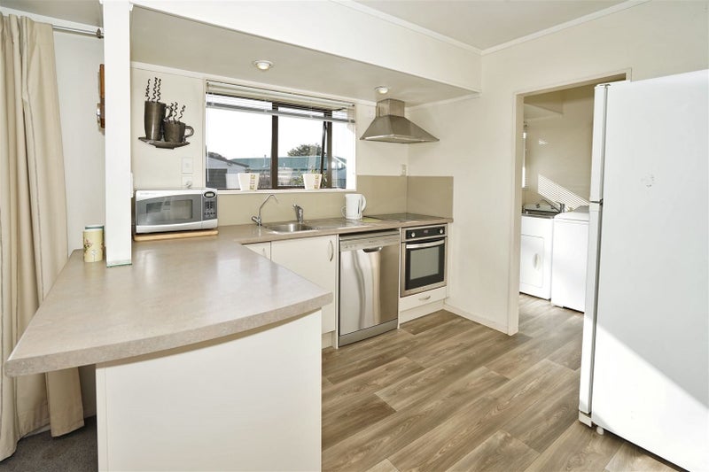 48 Endeavour Avenue, Flagstaff, Hamilton - Carousel 2