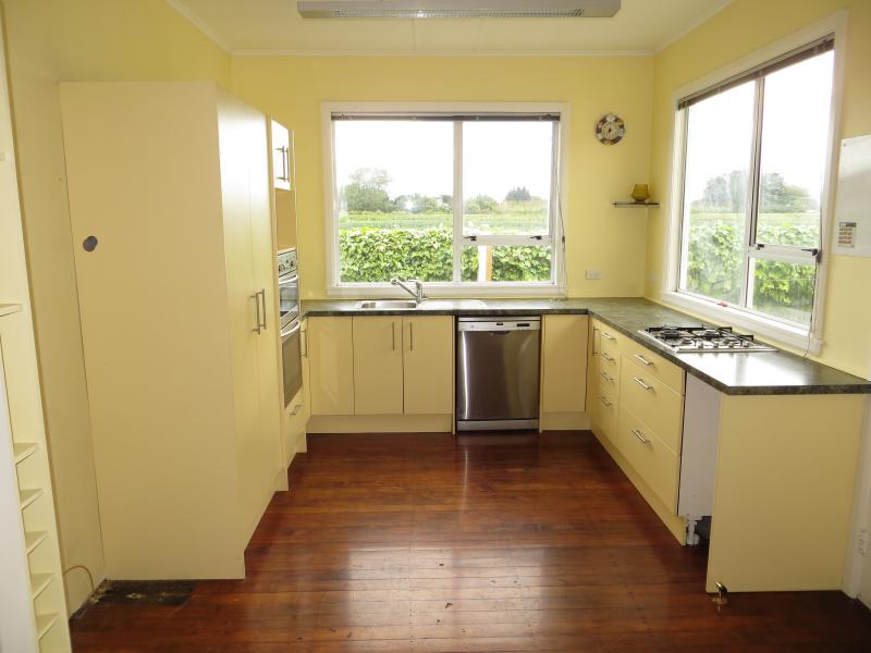 246 Napier Road, Kelvin Grove, Palmerston North - Carousel 2