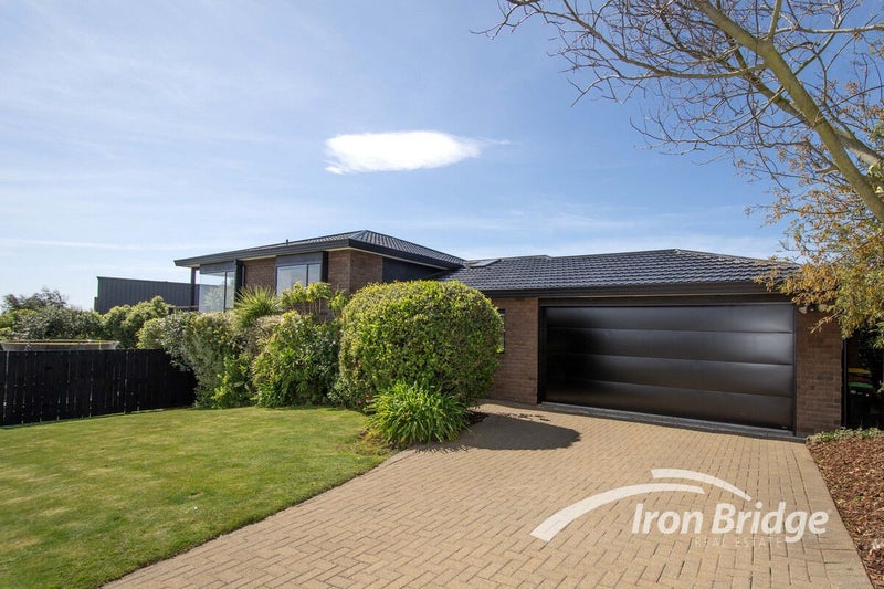 65 Ravensdale Rise, Westmorland, Christchurch - Carousel 2