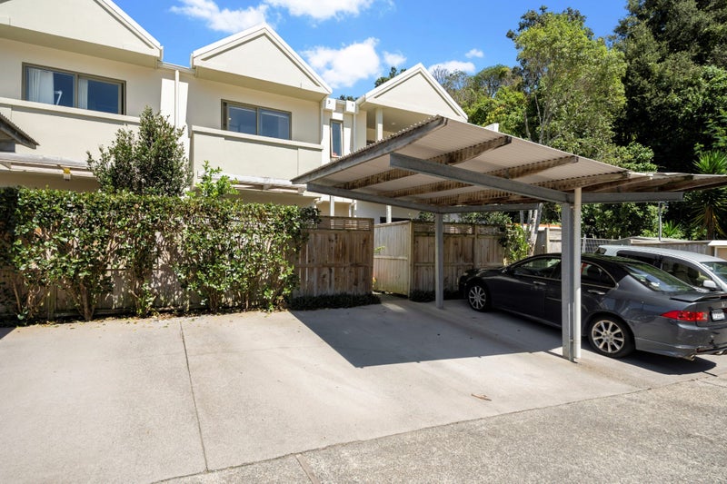 75/21 Hunters Park Drive, Three Kings, Auckland - Carousel 1