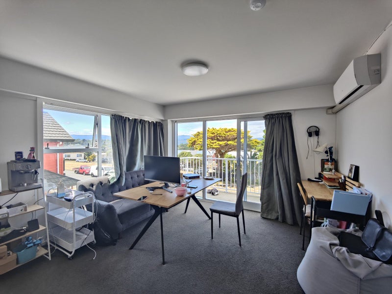 2/32 Akaroa Drive, Maupuia, Wellington - Carousel 1