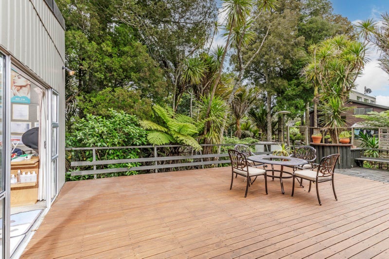 25 Arcadia Crescent, Bayview, Auckland - Carousel 2