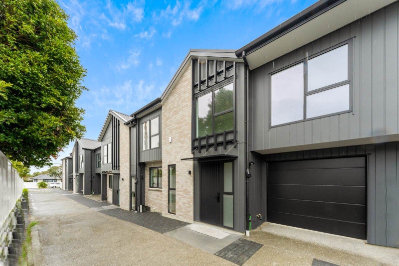 2 Coronation Street, Belmont, Auckland - Carousel 13