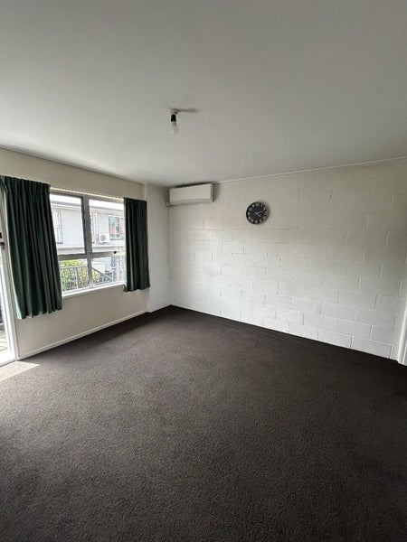 3/15 Wellington Street, Hamilton East, Hamilton - Carousel 2