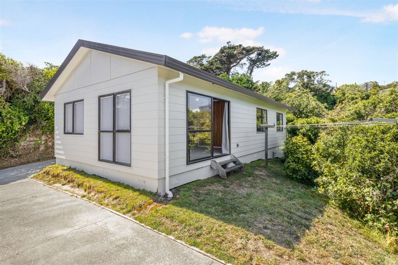 42B Glanmire Road, Newlands, Wellington - Carousel 11
