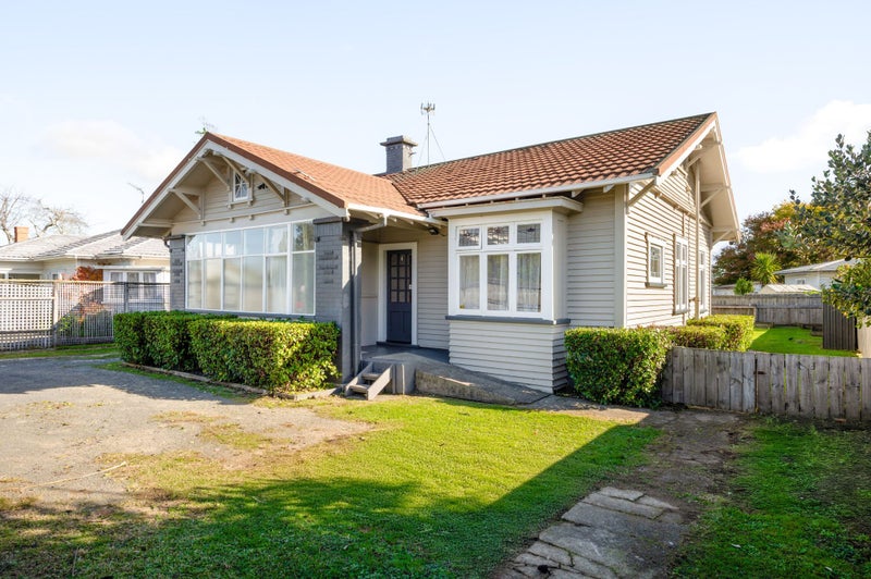 145 Peachgrove Road, Hamilton East, Hamilton - Carousel 1