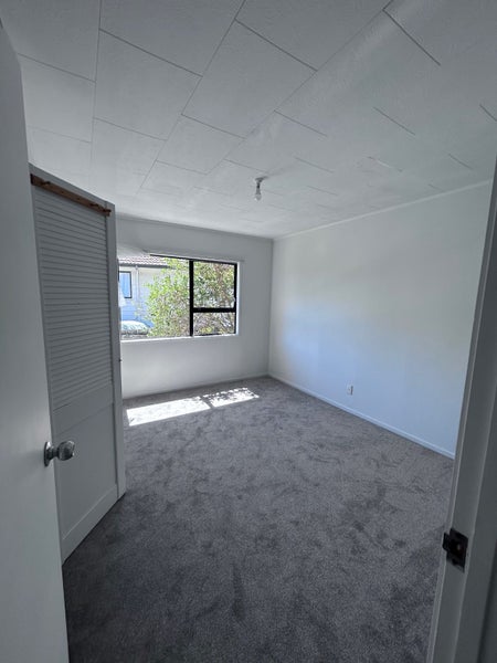 121 Athena Drive, Totara Vale, Auckland - Carousel 12