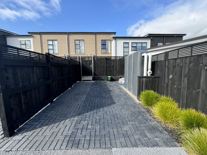 86 Manarini Road, Westgate, Auckland - Carousel 11